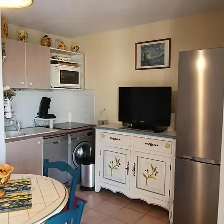 With Terrace And Views Of The Port شقة Fréjus